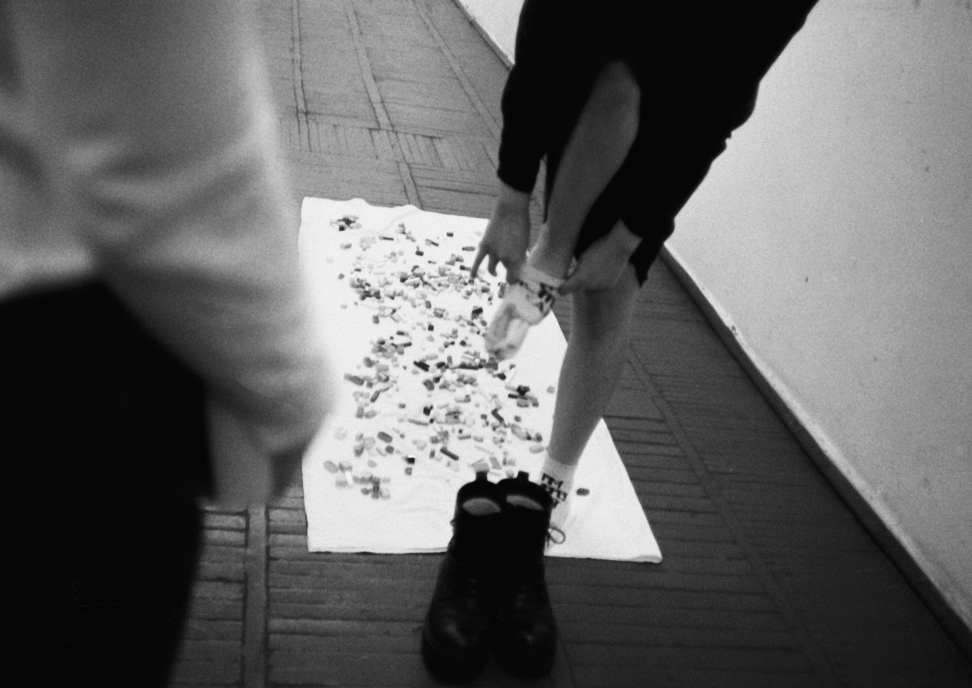 Плёночное фото реэнактмента «Исподнее» Лизы Морозовой